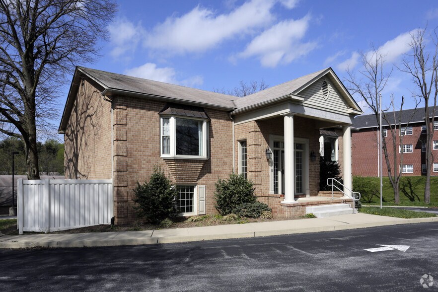 Primary Photo Of 101 Marchwood Rd, Exton Storefront Retail Office For Sale