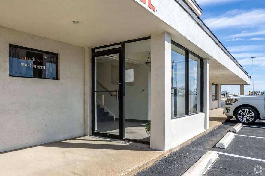 More Photos Of 10505-10527 Church Rd, Dallas Medical For Lease