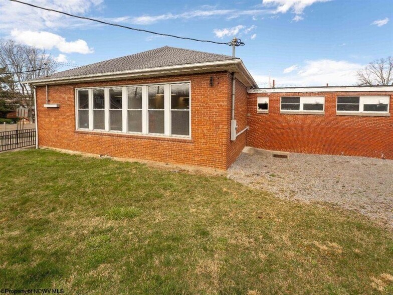 More Photos Of 1433 Dorsey Ave, Morgantown Schools For Lease