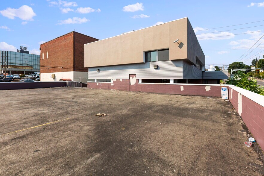 More Photos Of 873-875 6th St, Bremerton Bank For Lease