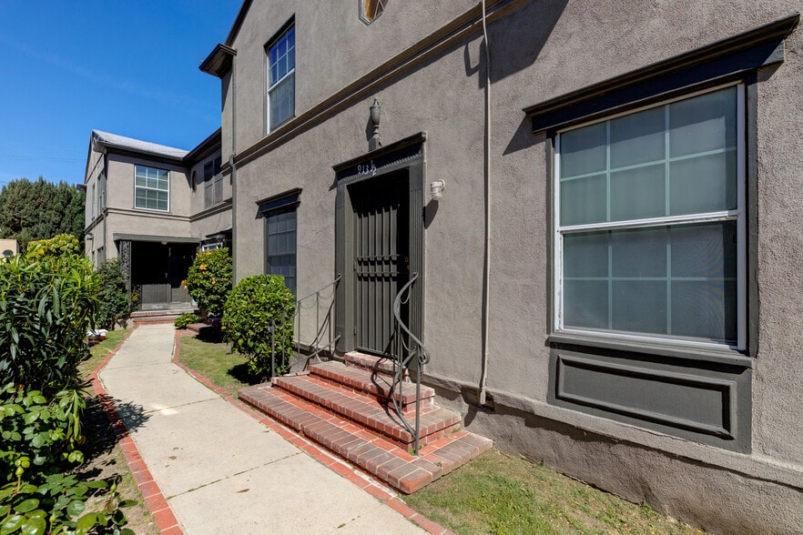 More Photos Of 913 S Wilton Pl, Los Angeles Apartments For Sale