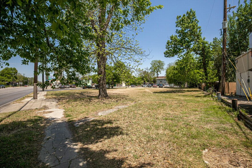 More Photos Of 3522 Broadway, San Antonio Land For Sale