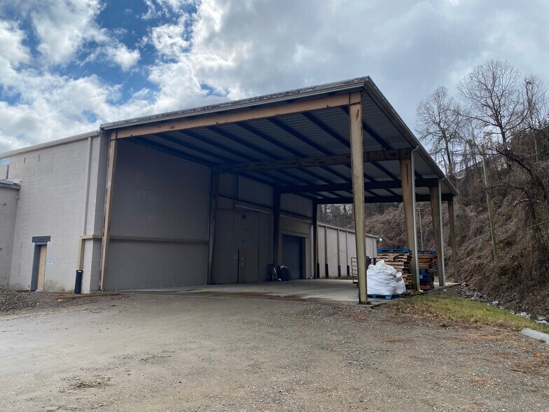 More Photos Of 179 Merrimon Ave, Weaverville Warehouse For Lease