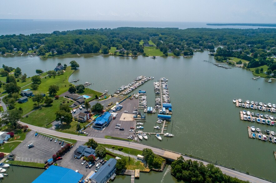 More Photos Of 1107 Turkey Point Rd, Edgewater Marina For Lease