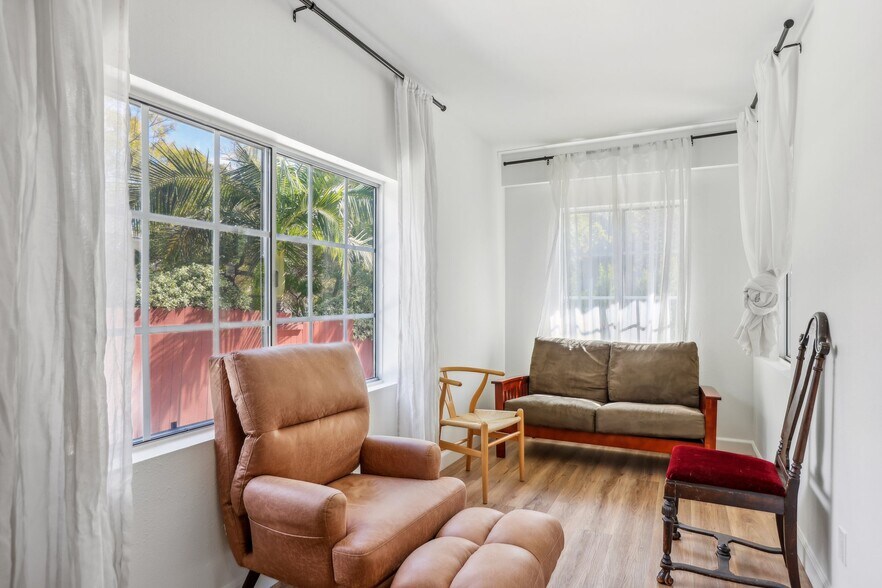 More Photos Of 6082 Selma Ave, Los Angeles Rehabilitation Center For Lease