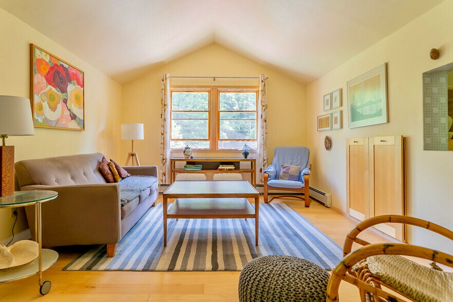 More Photos Of 5355 NY-212 Rt, Mount Tremper Hotel For Sale