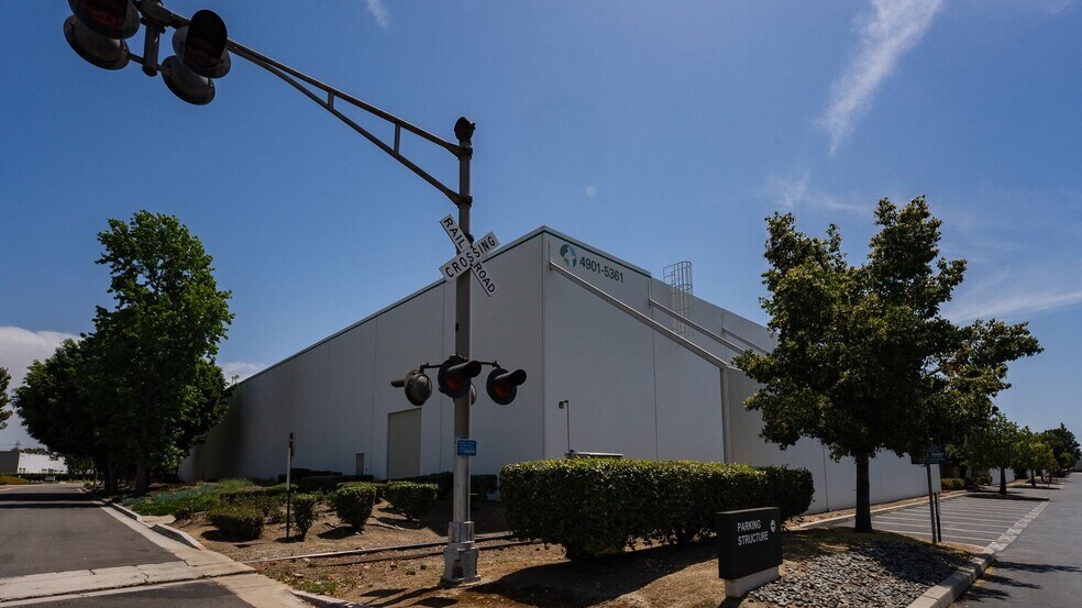 More Photos Of 6001-6049 Slauson Ave, Commerce Unknown For Lease