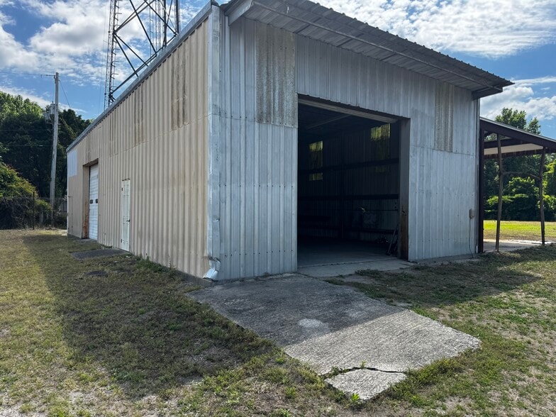 More Photos Of 3802 W Vernon Ave, Kinston Light Distribution For Sale