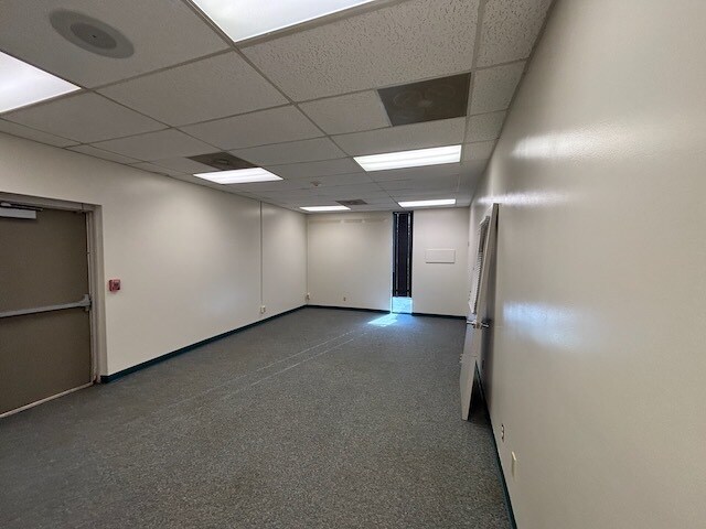 More Photos Of 701 Fairway Dr, Evansville Office For Sale