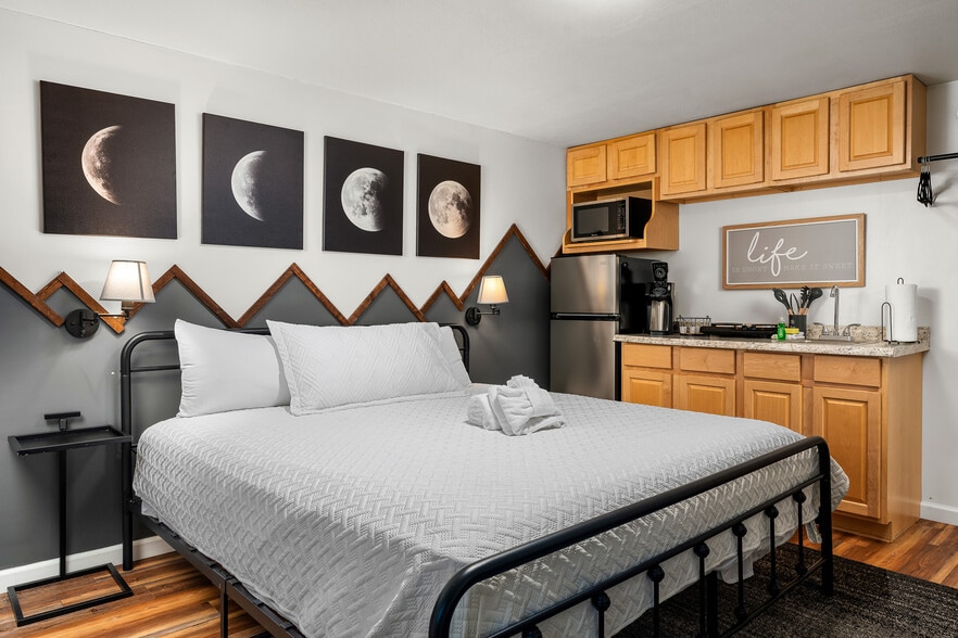 More Photos Of 3804 Wears Valley Rd, Sevierville Hotel For Sale