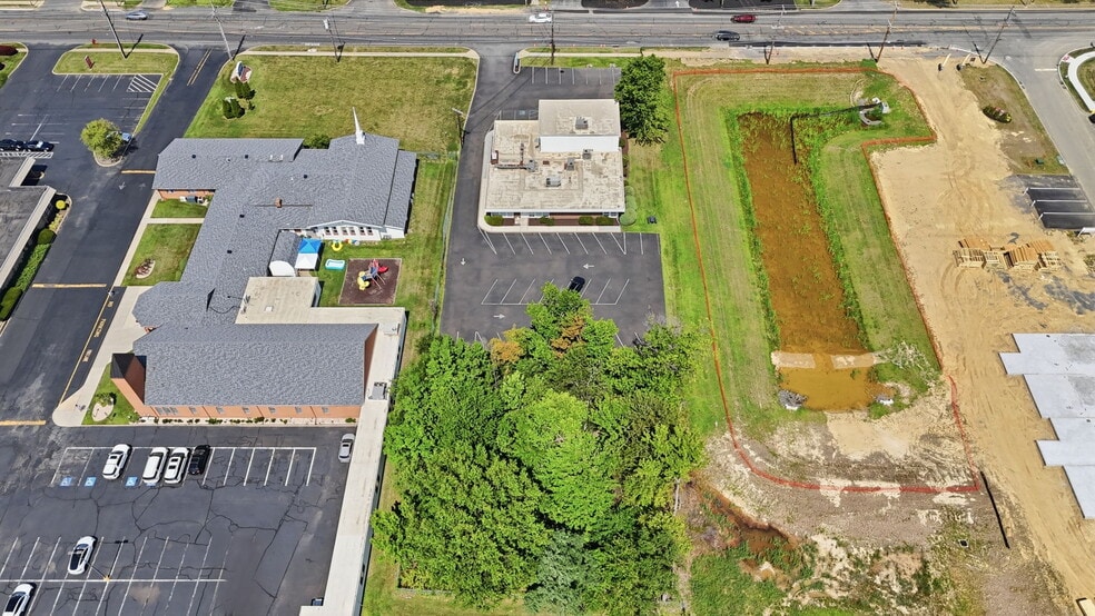 More Photos Of 1568 Woodbourne Rd, Levittown Office For Sale