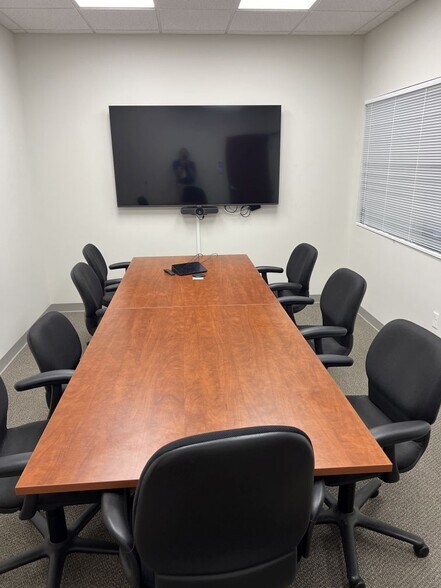 More Photos Of 21 Business Park Dr, Branford Research And Development For Lease