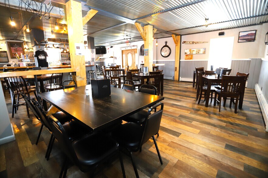 More Photos Of 138 Cross St, Brighton Hotel For Sale