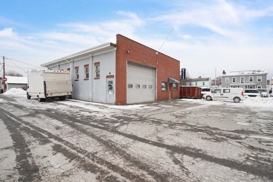 More Photos Of 27 Division St, Waterford Freestanding For Sale