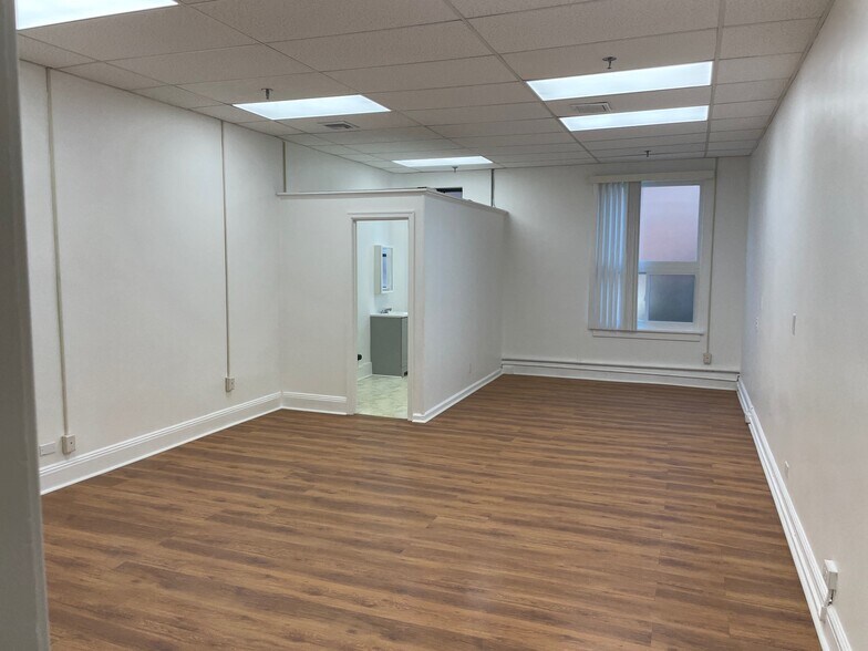 More Photos Of 17-23 N Main St, Port Chester Office For Lease