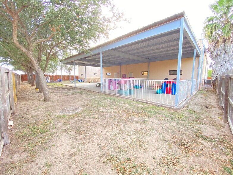 More Photos Of 2413 Colorado St, Mission Restaurant For Sale