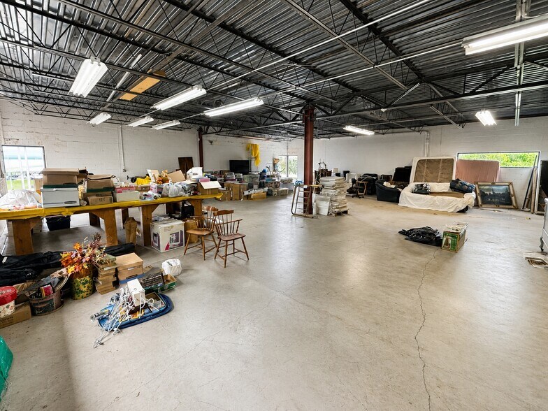 More Photos Of 5600 N US-31, Williamsburg Storefront For Sale
