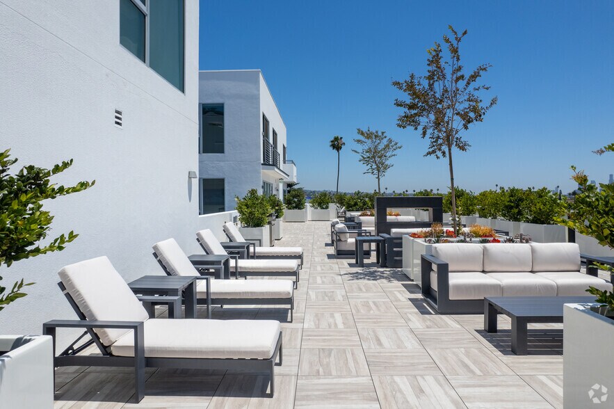 More Photos Of 4864 Melrose Ave, Los Angeles Apartments For Lease