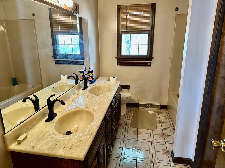 More Photos Of 5264 Pulaski Hwy, Perryville Office For Sale