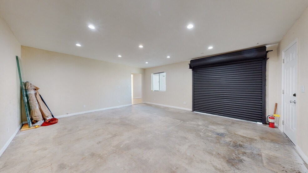 More Photos Of 8311 Rosecrans Ave, Paramount Light Manufacturing For Lease