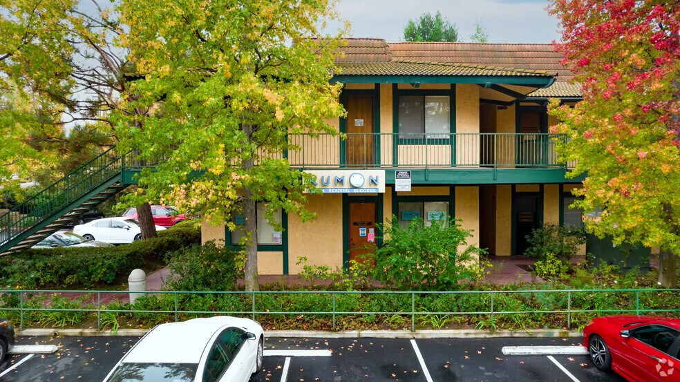 More Photos Of 22231 Mulholland Hwy, Calabasas Office For Lease