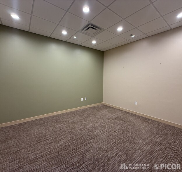 More Photos Of 9740 N Oracle Rd, Oro Valley Storefront For Lease
