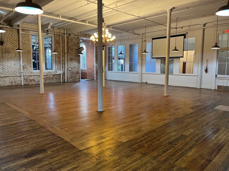 More Photos Of 940-942 Tyler St, Benicia Flex For Lease
