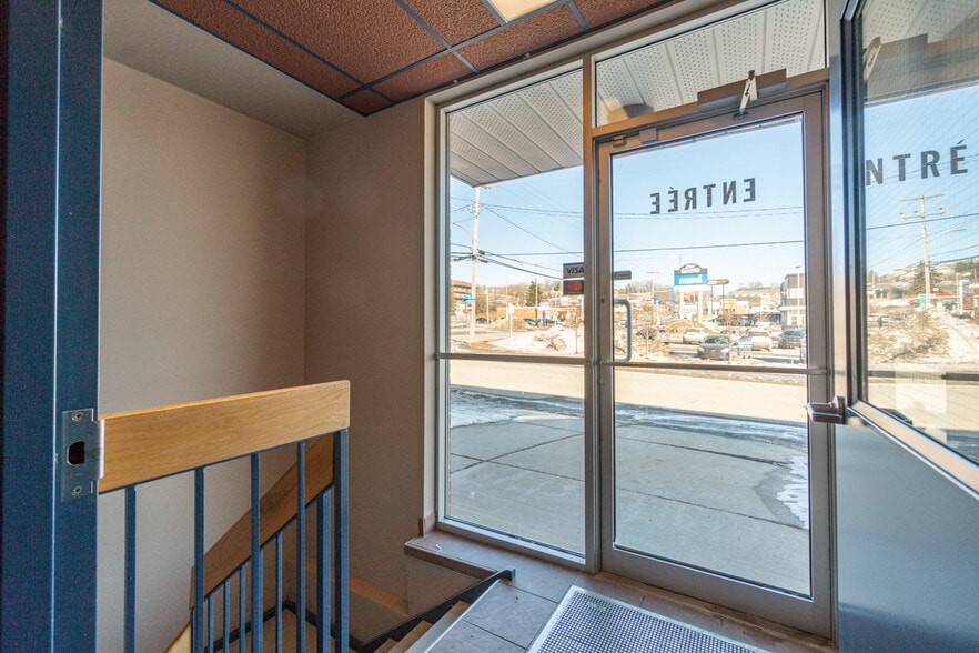 More Photos Of 786 St King E, Sherbrooke Storefront Retail Office For Sale