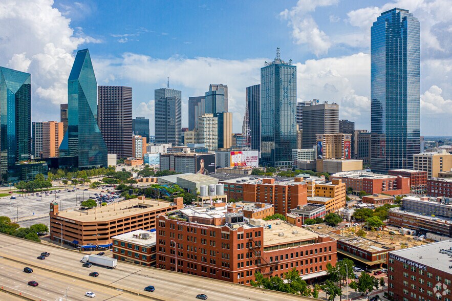 More Photos Of 603 Munger Ave, Dallas Office For Lease