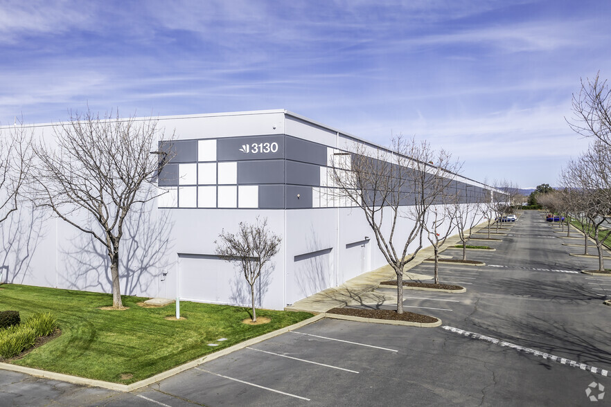 Primary Photo Of 3130 Venture Dr, Lincoln Distribution For Lease