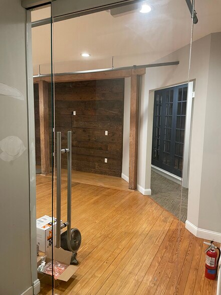 More Photos Of 120 N Laurens St, Greenville Office For Lease