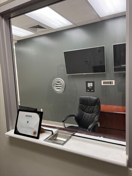 More Photos Of 1612 Cross Beam Dr, Charlotte Industrial For Lease