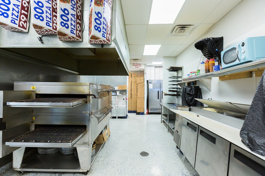 More Photos Of 1140 Kermit St, Plainview Restaurant For Sale