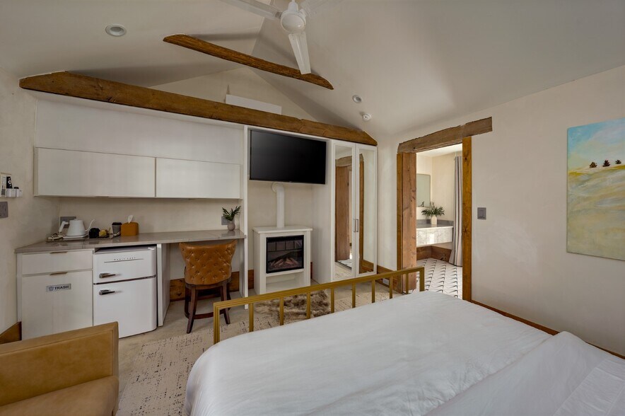 More Photos Of 182 Woodberry Rd Sw, Meadows Of Dan Hotel For Sale