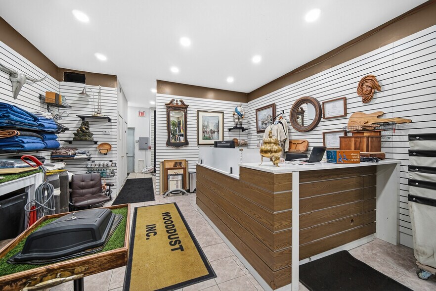 More Photos Of 9723-9725 Southwest Hwy, Oak Lawn Storefront For Sale