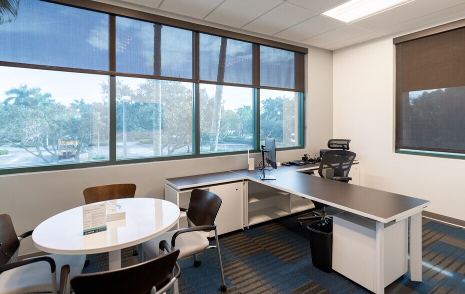 More Photos Of 2002 Ultimate Way, Weston Office For Lease