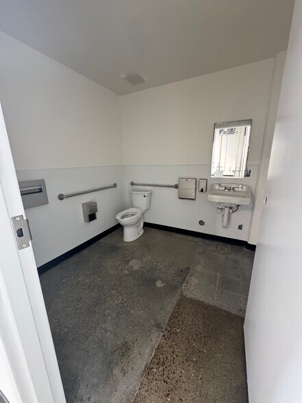 More Photos Of 945 Bransten Rd, San Carlos Service For Lease