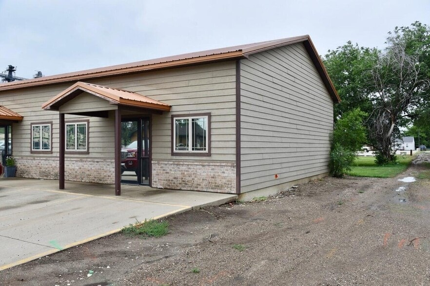 More Photos Of 102 E 6th Ave, Fort Pierre Office For Sale