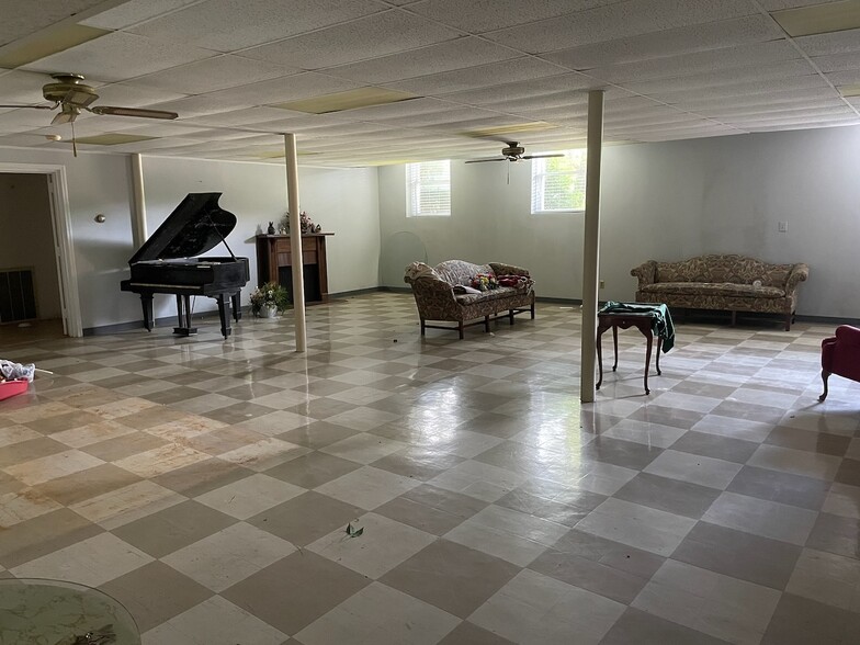 More Photos Of 400 East St N, Talladega Religious Facility For Sale