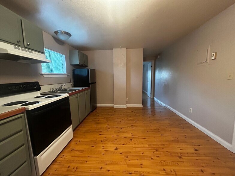 More Photos Of 1414 SE Lambert St, Portland Apartments For Sale