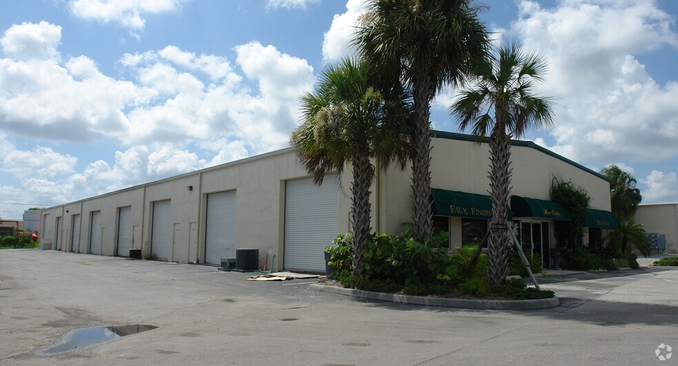 More Photos Of 5880 Shirley St, Naples Light Manufacturing For Sale
