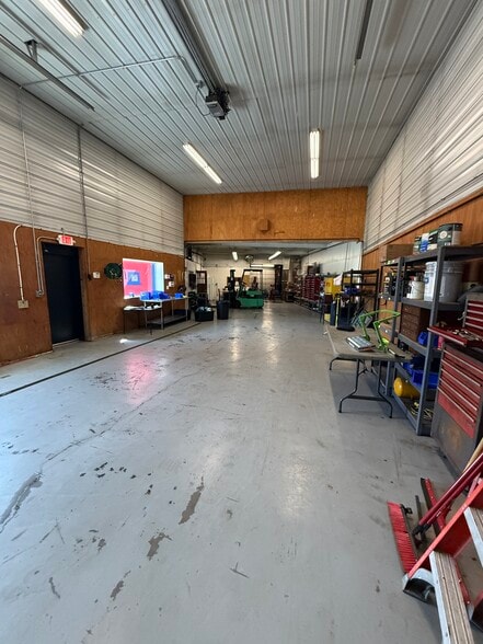 More Photos Of 7800 N 2nd St, Machesney Park Freestanding For Sale