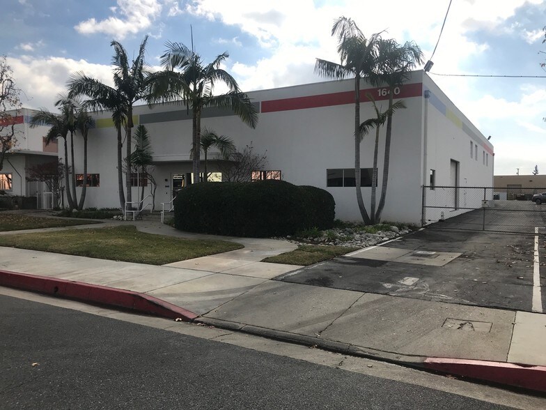 1630 W INDUSTRIAL Park ST  