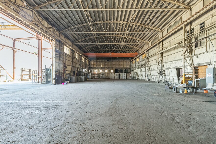 More Photos Of 11810 Center St, South Gate Manufacturing For Lease