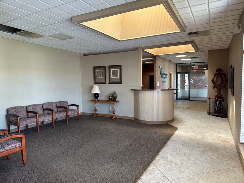 More Photos Of 11 Murray Street, Glens Falls Medical For Sale