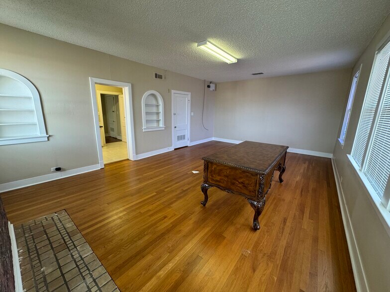 More Photos Of 436 S Fannin Ave, Tyler Office Residential For Sale