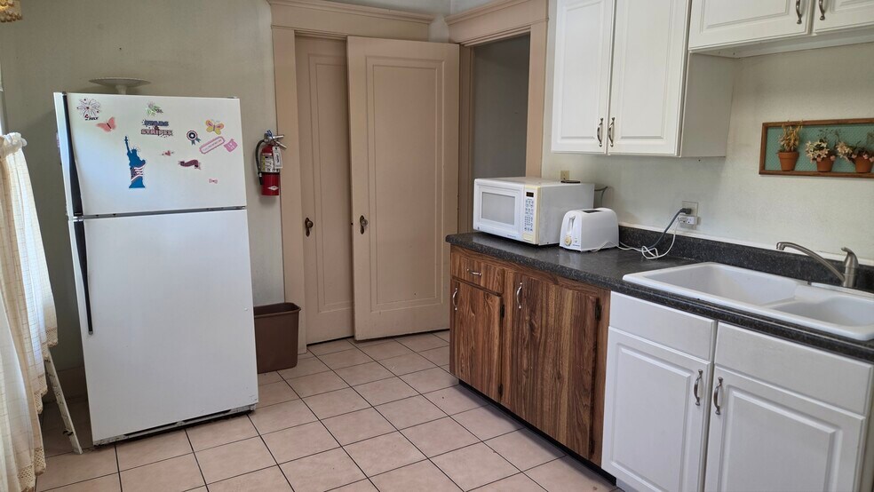 More Photos Of 204 N Macdill Ave, Tampa Office For Sale
