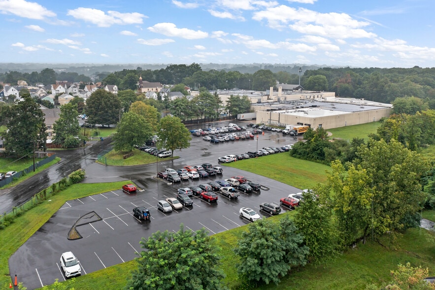 More Photos Of 380 Horace St, Bridgeport Manufacturing For Lease