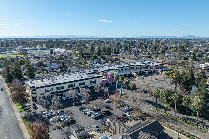 More Photos Of 1110 W Kettleman Ln, Lodi Unknown For Lease