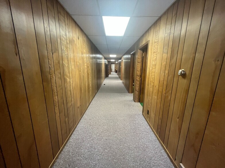 More Photos Of 229 N Main St, Valentine Office For Sale
